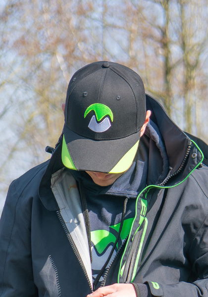 EMBLEM BLACK & GREEN CAP